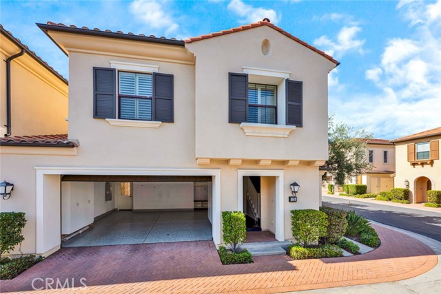 MLS #OC25248388 image #1