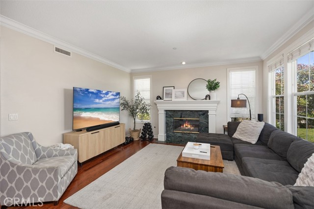 MLS #OC25248485 img 3