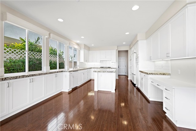 MLS #OC25248485 img 6