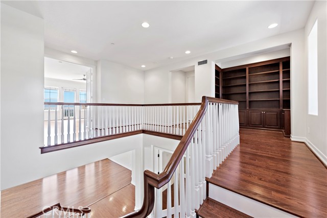 MLS #OC25248485 img 7