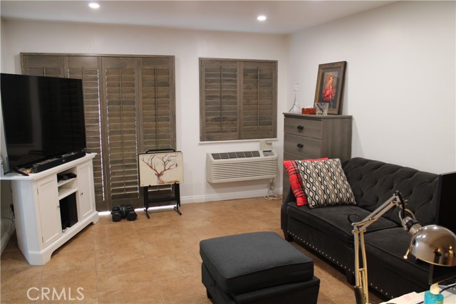 MLS #OC25248520 image #14