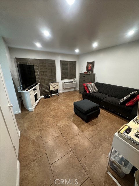 MLS #OC25248520 image #16