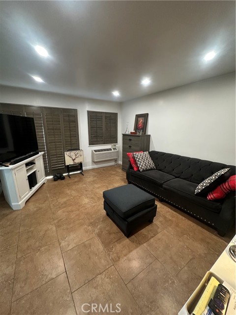 MLS #OC25248520 image #27