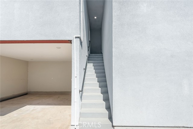 MLS #OC25248521 image #1