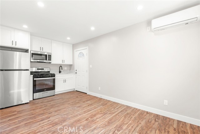 MLS #OC25248521 image #4