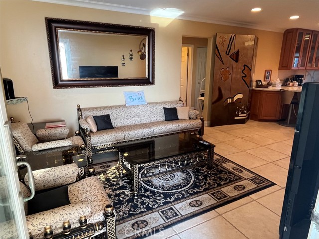 MLS #OC25248527 image #1