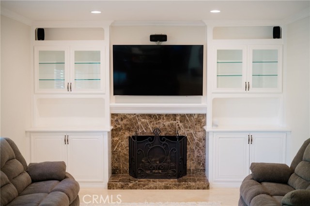 MLS #OC25248538 image #1