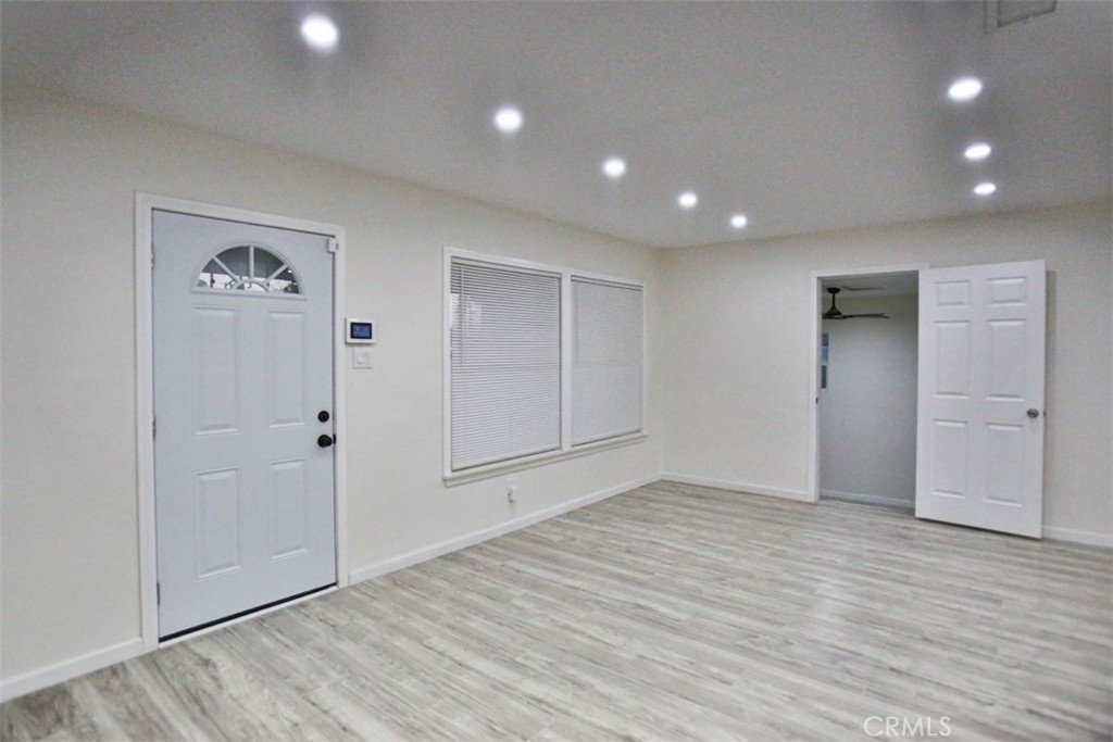 MLS #OC25248547 image #1