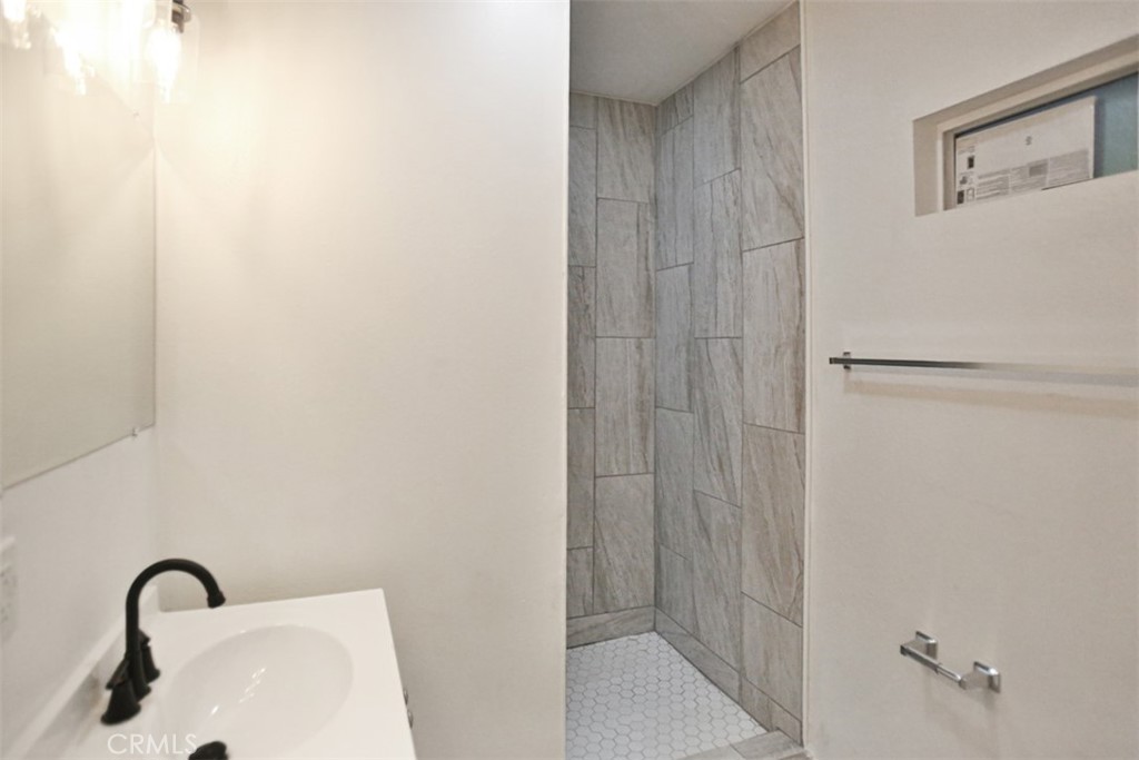 MLS #OC25248547 image #11