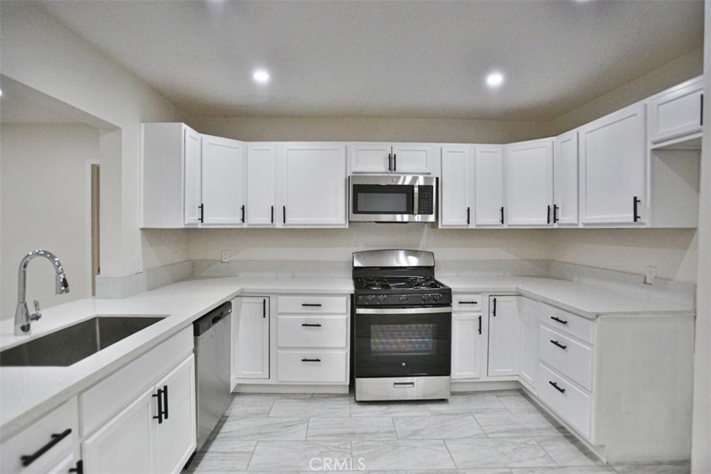 MLS #OC25248547 image #5