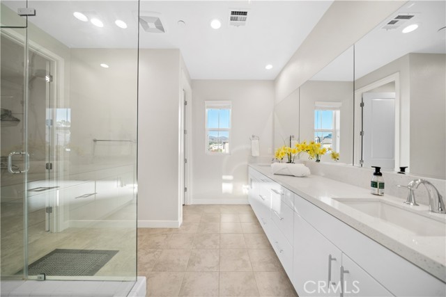 MLS #OC25248619 image #18