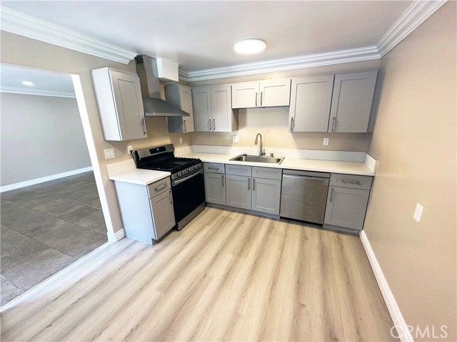 MLS #OC25248643 image #8