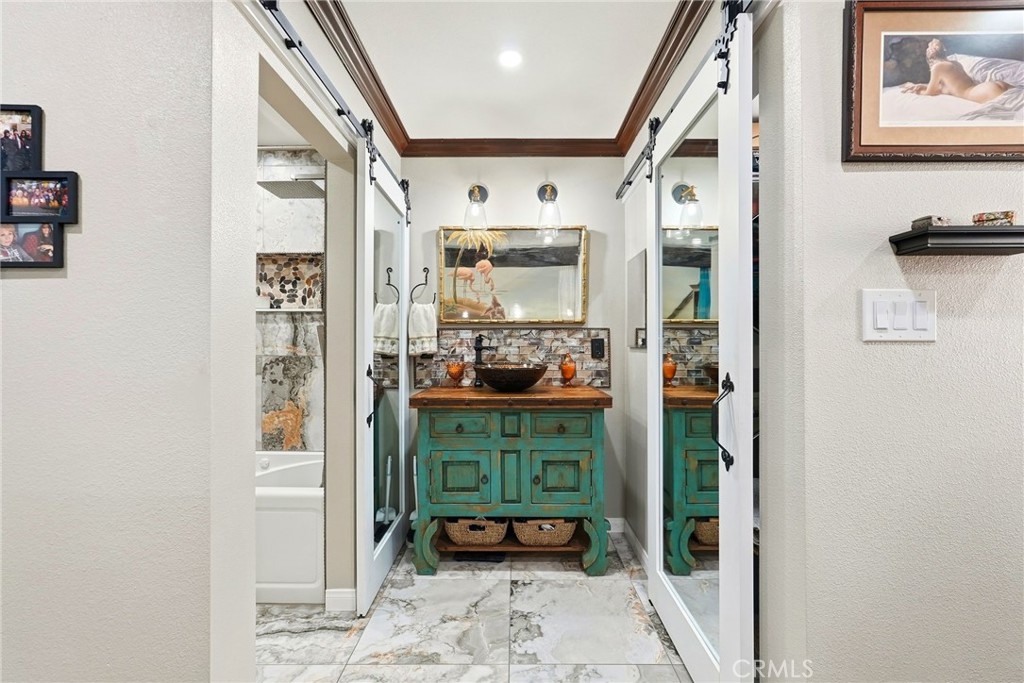 MLS #OC25248663 image #16