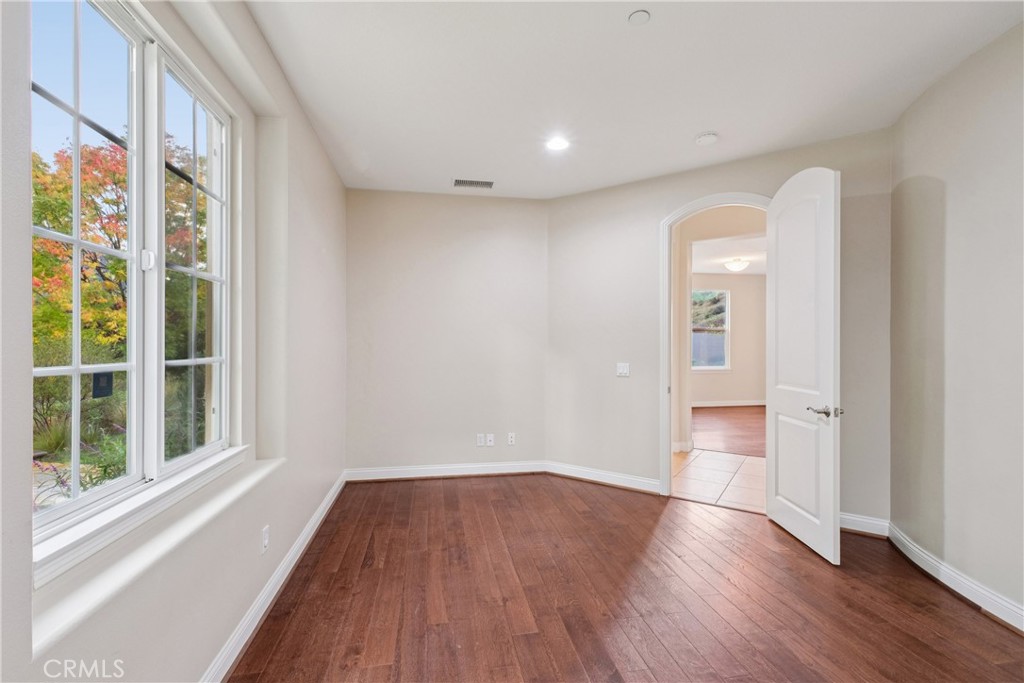 MLS #OC25248742 image #39