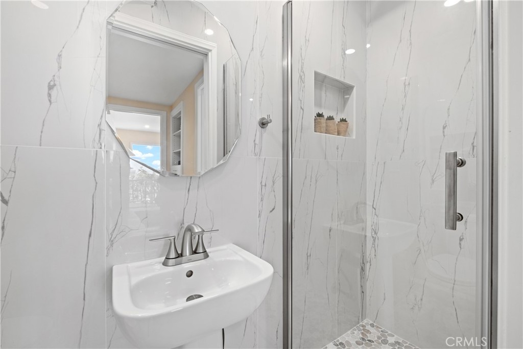 MLS #OC25248752 image #33