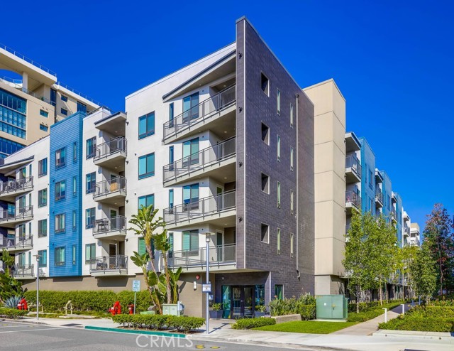 MLS #OC25248815 image #0