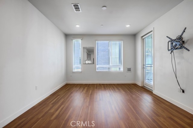 MLS #OC25248815 image #2