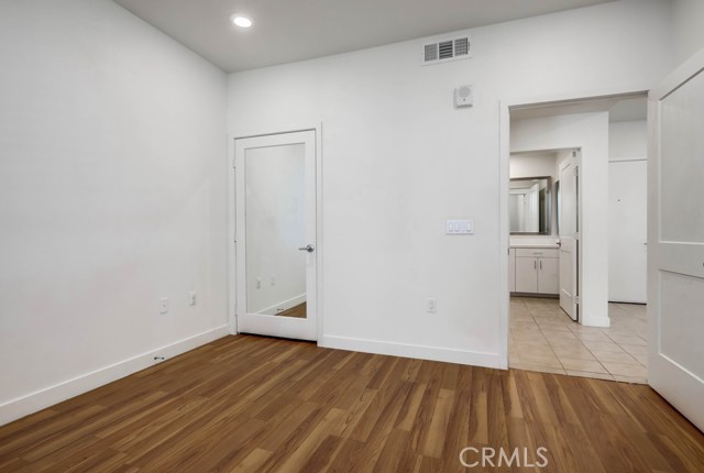 MLS #OC25248815 image #9