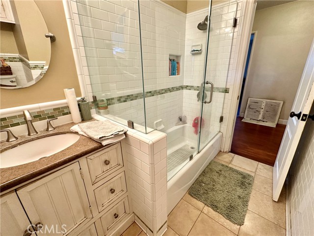 MLS #OC25248848 image #17