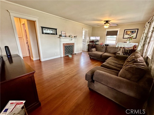 MLS #OC25248848 image #2