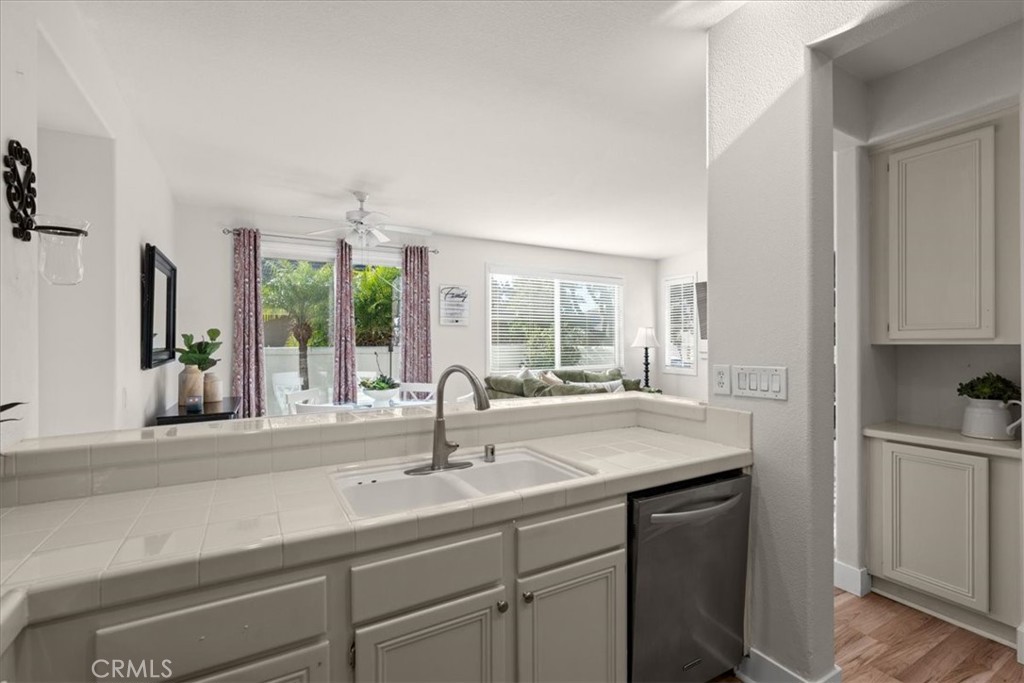 MLS #OC25248898 image #2