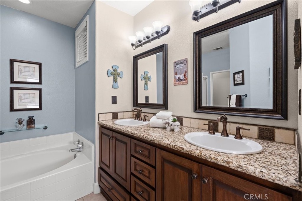 MLS #OC25248898 image #7