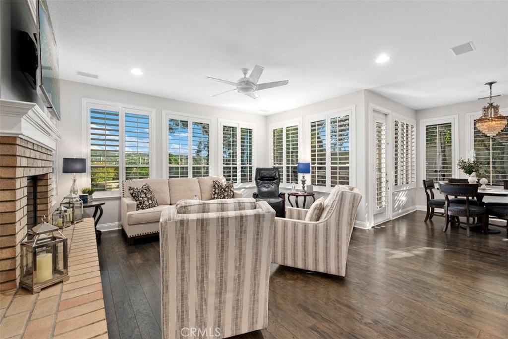 MLS #OC25248917 image #10