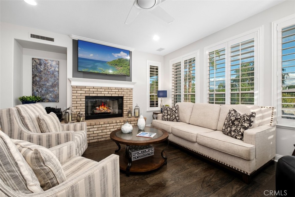 MLS #OC25248917 image #11