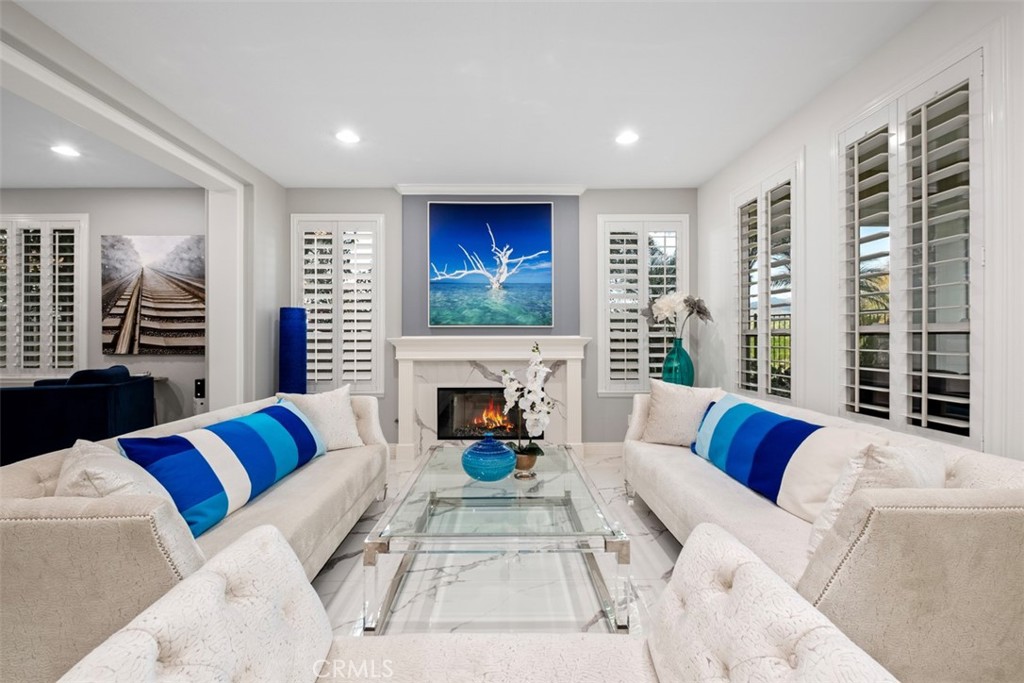 MLS #OC25248917 image #9