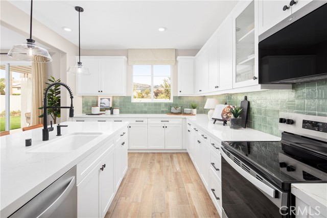 MLS #OC25248991 image #1