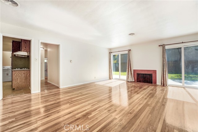 MLS #OC25249043 image #1