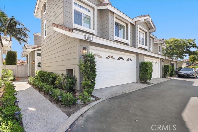 MLS #OC25249096 image #1