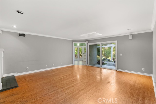 MLS #OC25249100 image #23