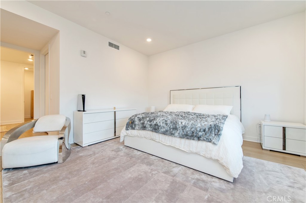 MLS #OC25249127 image #11