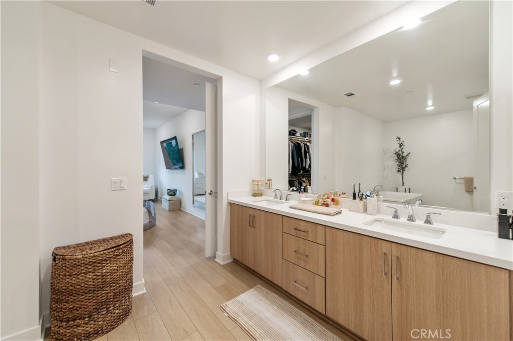 MLS #OC25249127 image #12