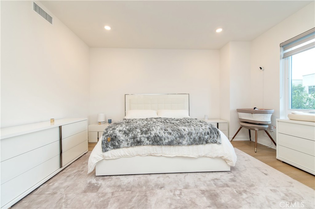 MLS #OC25249127 image #9