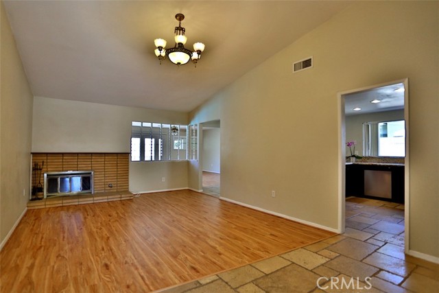 MLS #OC25249139 image #10