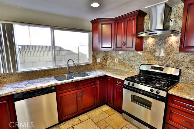 MLS #OC25249139 image #5