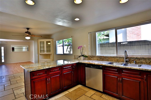 MLS #OC25249139 image #6