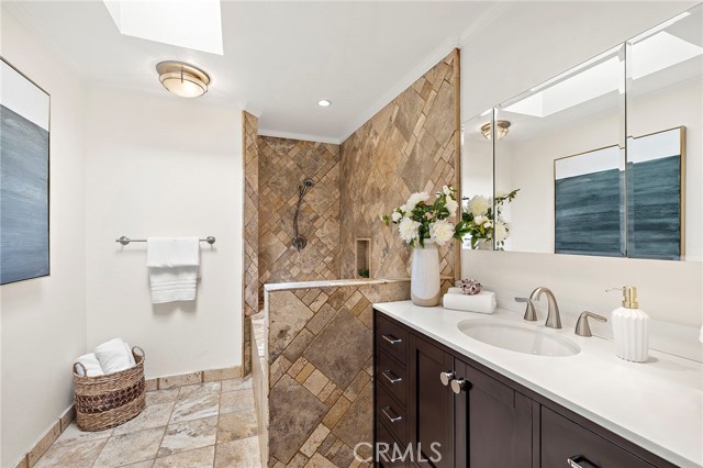 MLS #OC25249259 image #18