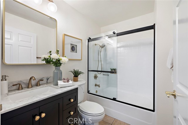 MLS #OC25249259 image #23