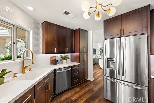 MLS #OC25249259 image #8