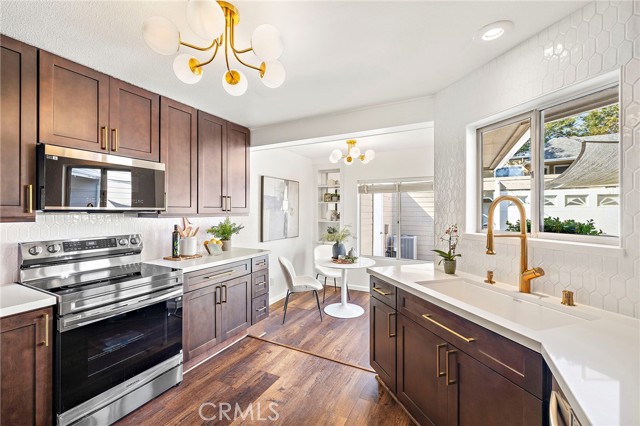 MLS #OC25249259 image #9