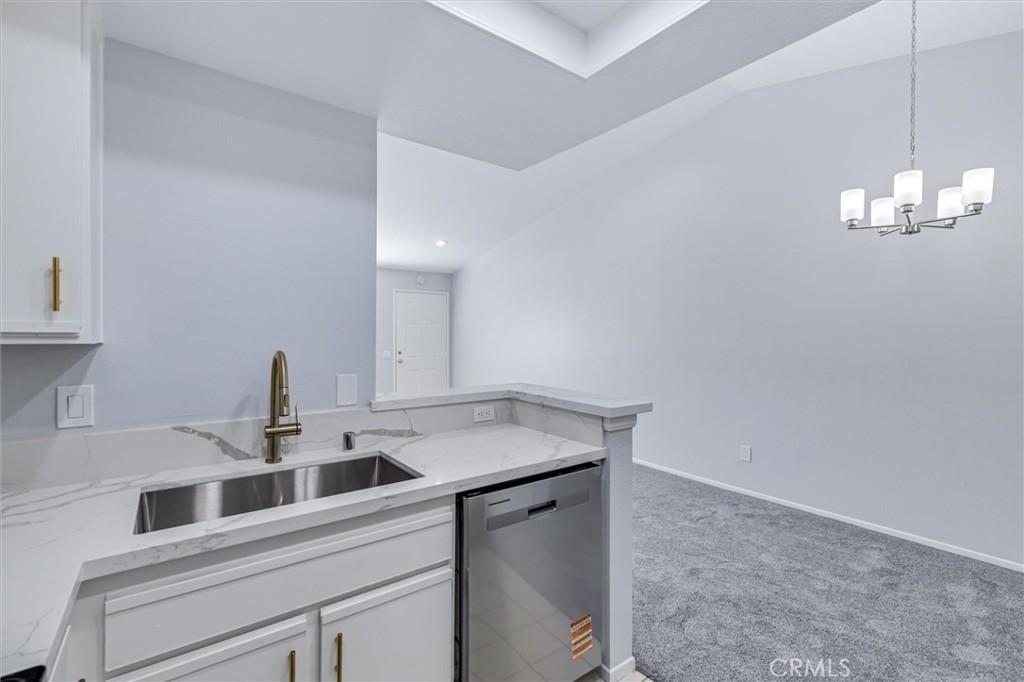 MLS #OC25249300 image #17