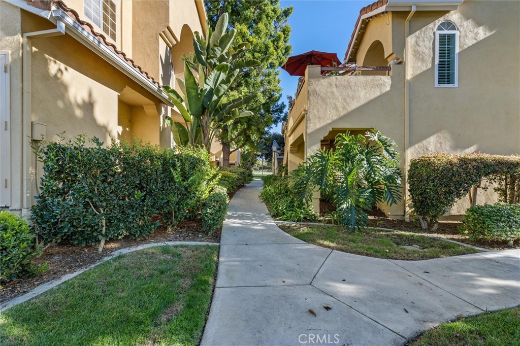 MLS #OC25249300 image #2