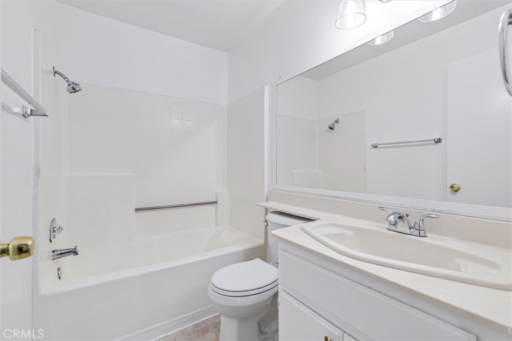 MLS #OC25249300 image #28