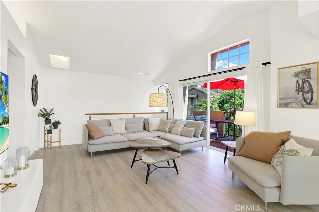 MLS #OC25249315 image #10