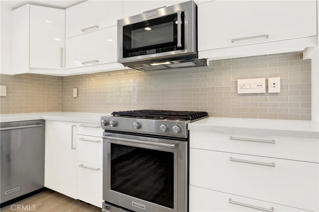 MLS #OC25249315 image #15