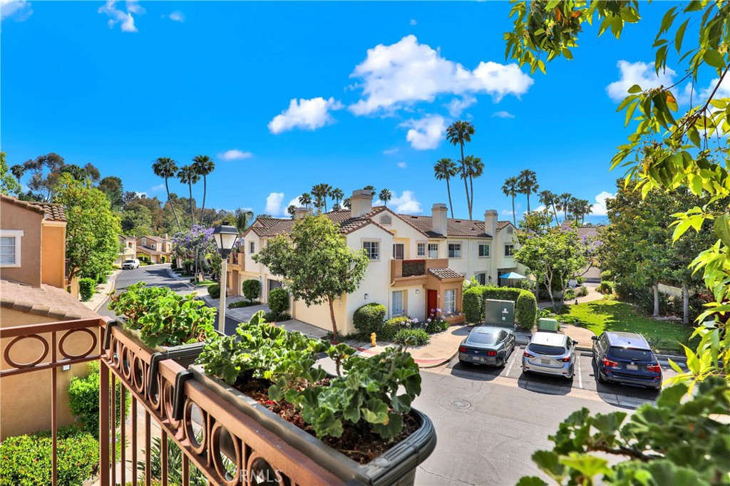 MLS #OC25249315 image #28