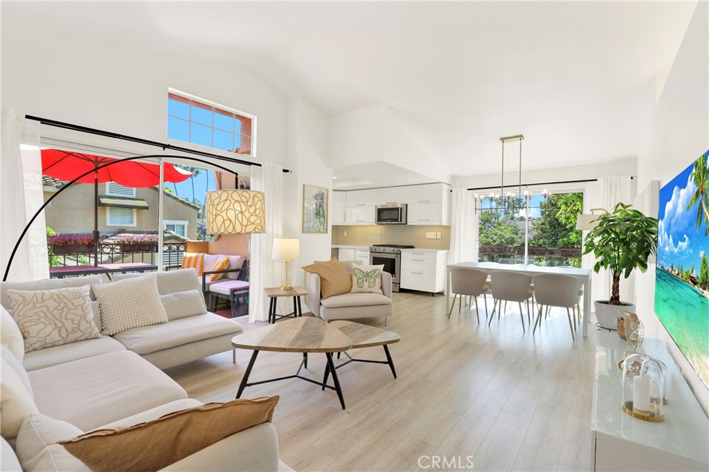 MLS #OC25249315 image #9